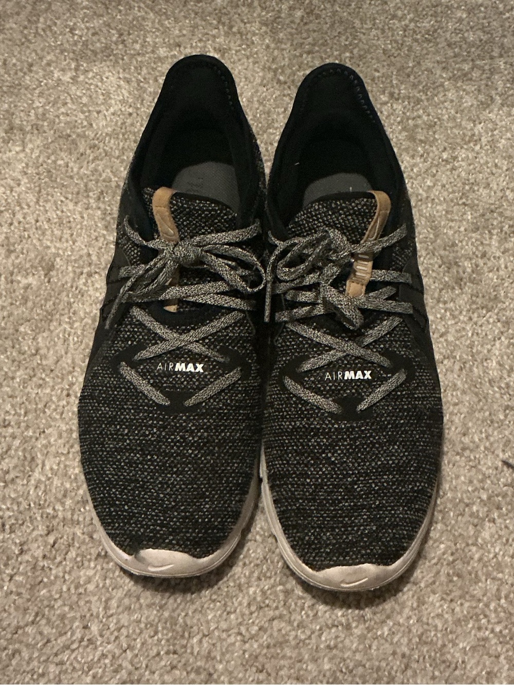 Nike Air Max Women’s Black Knit Athletic Sneakers with Gray Accents